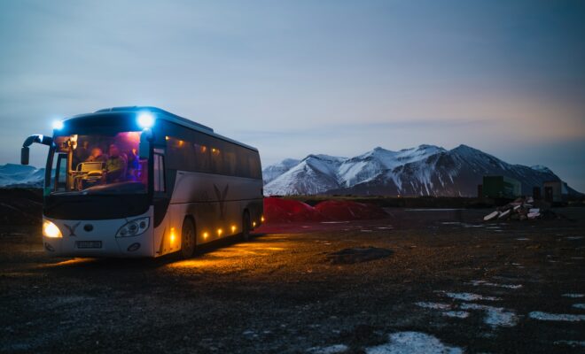 un bus en montagne