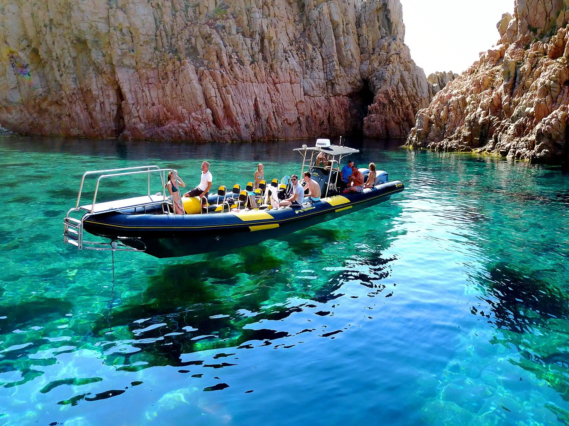 La réserve de la Scandola découverte en bateau des Calanques de Piana