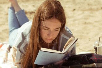 Cinq livres à mettre dans votre valise pour les vacances et qui vont changer votre quotidien !
