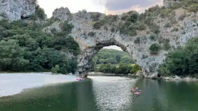 Les vacances en Ardèche : campings et activités à Vallon Pont d'Arc