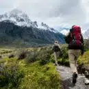 Deux randonneurs en montagne
